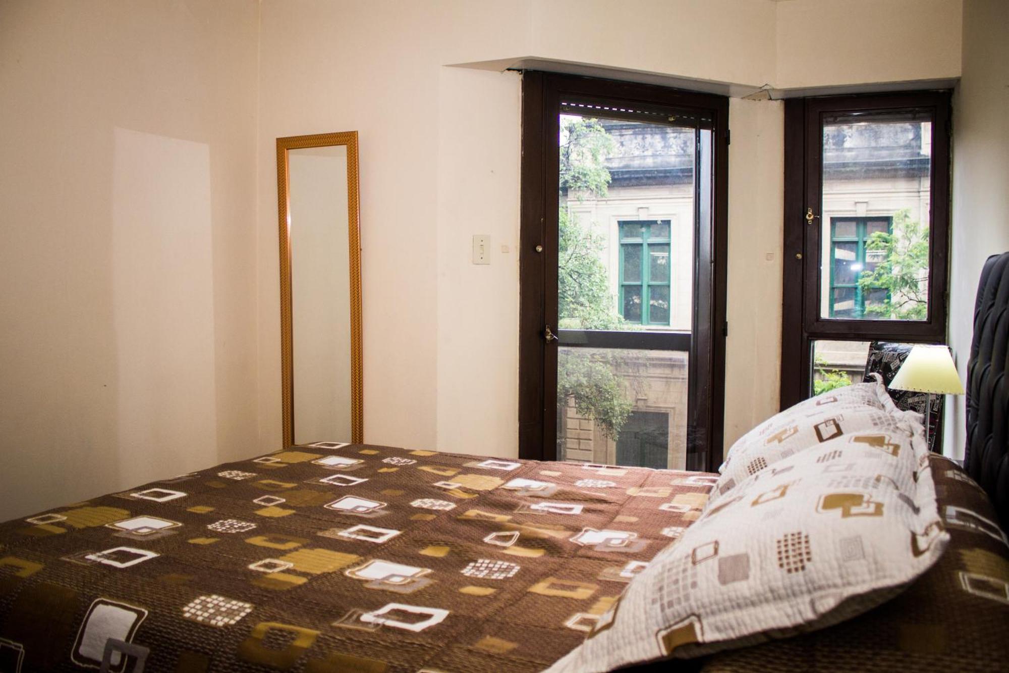Dpto. Centrico Con Vista A Plaza Colon Apartment Cordoba