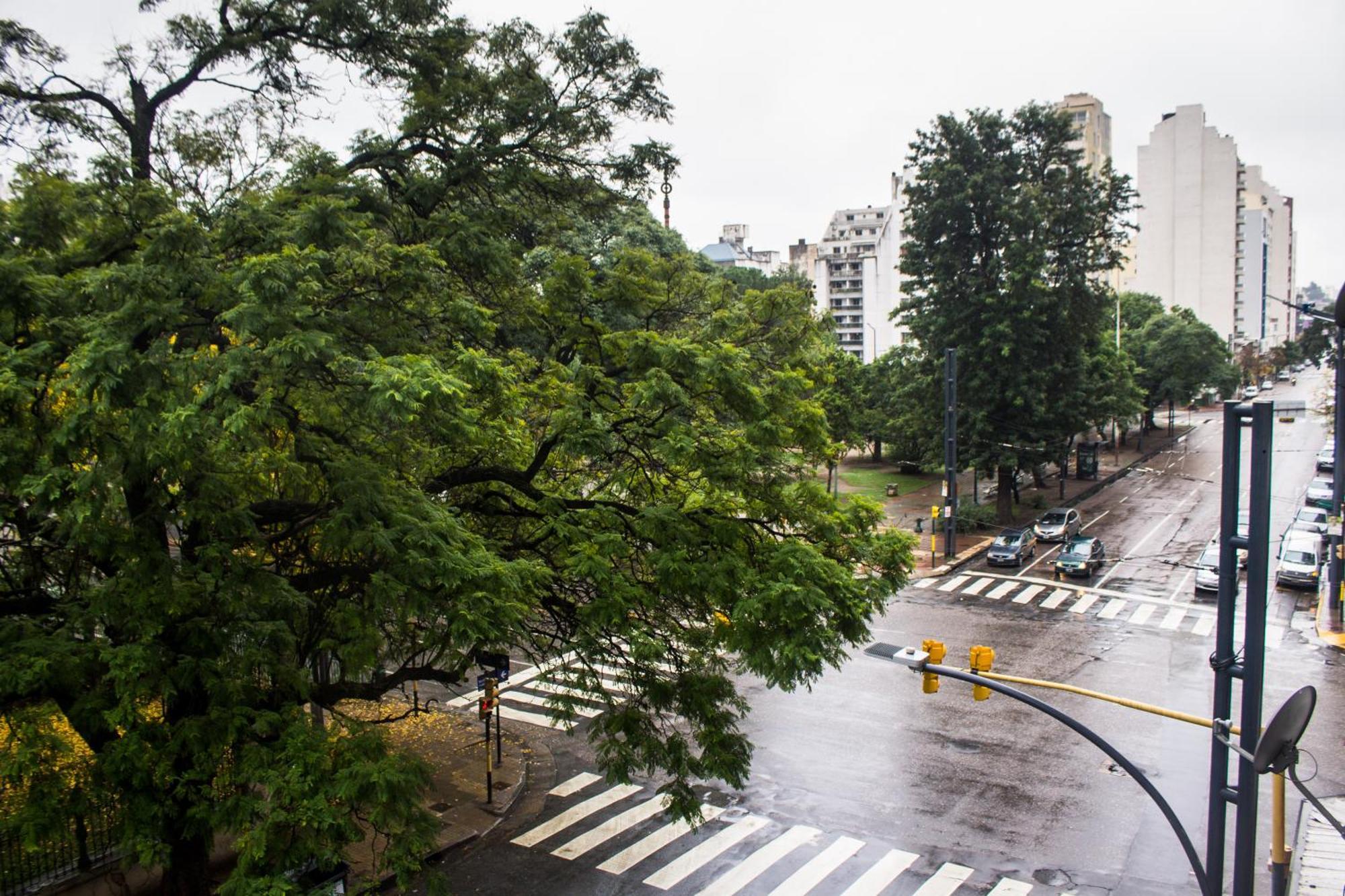 Dpto. Centrico Con Vista A Plaza Colon * Cordoba