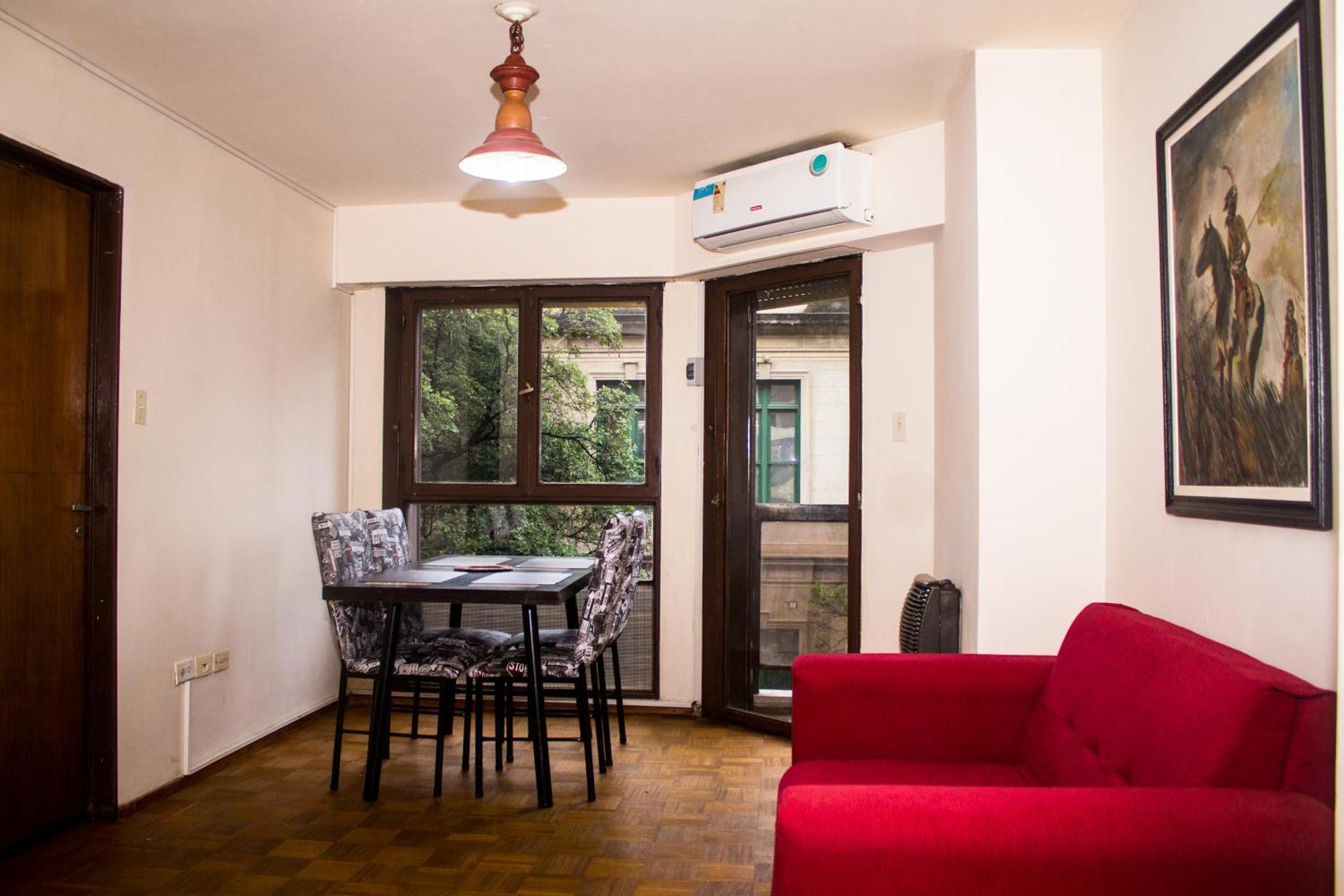 Dpto. Centrico Con Vista A Plaza Colón * Córdoba